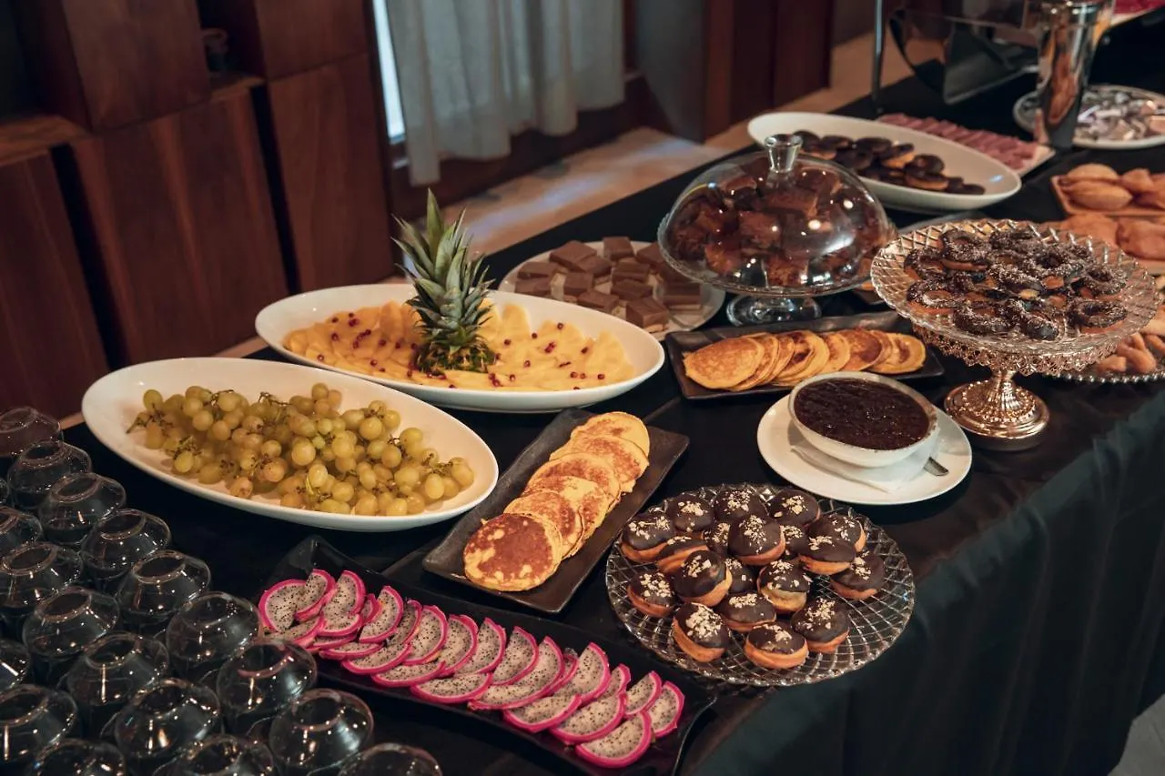 Linze Select Hill Resort מלון