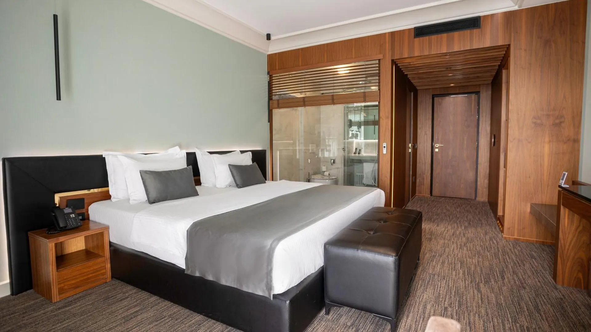 Linze Select Hill Resort 3*,